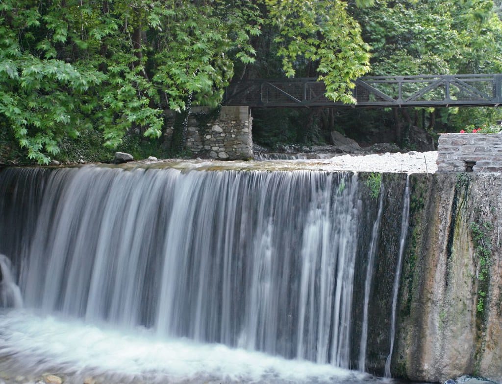 Hot spring, Loutraki